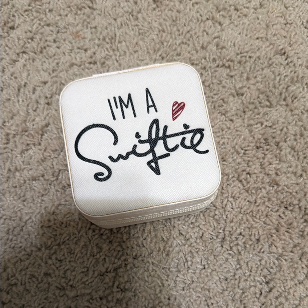 I'm A Swiftie White Jewelry Travel Case